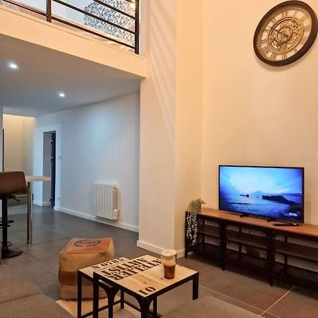 Apartmán Grand Loft Avec Terrasse Privee Saint-Etienne  Exteriér fotografie